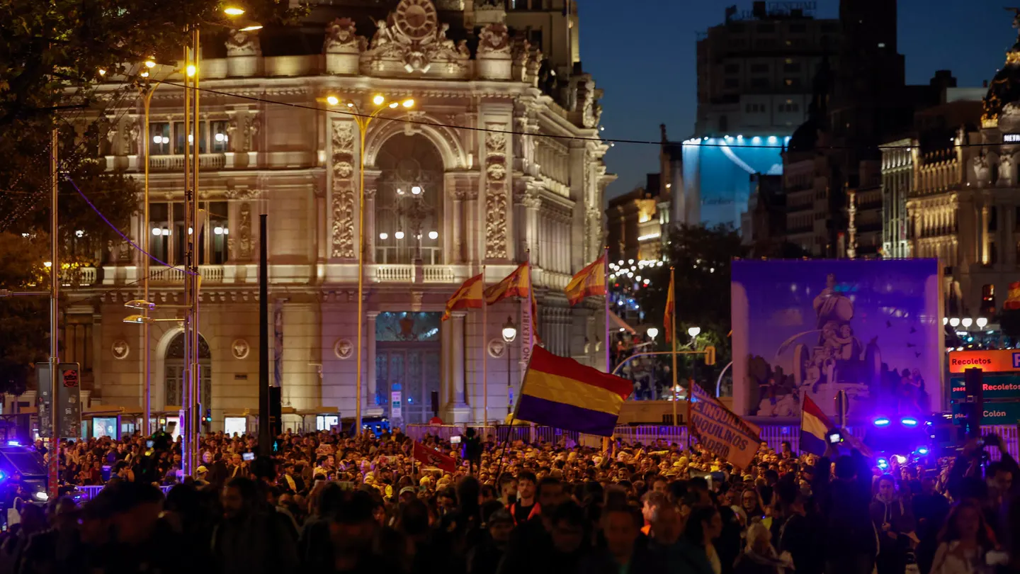 Miles de personas, en Cibeles Miles de personas, en Cibeles