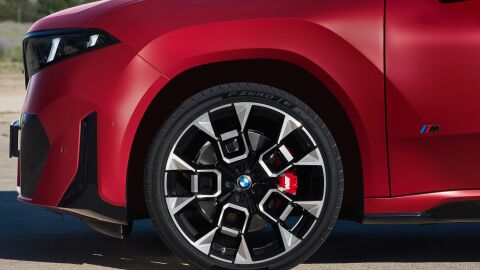 BMW iX4