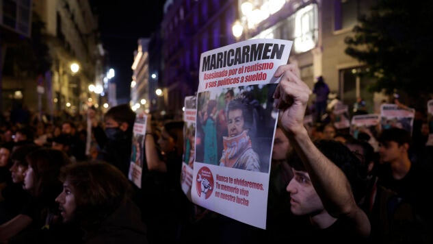 Participantes en la acampada en protesta por la crisis de la vivienda recuerdan a Maricarmen