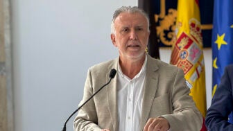 &Aacute;ngel V&iacute;ctor Torres