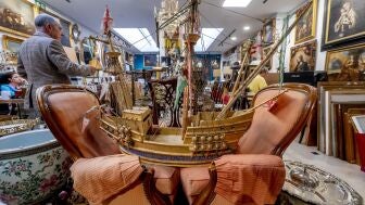 La exposici&oacute;n de objetos del Pazo de Meir&aacute;s que ser&aacute;n subastados.