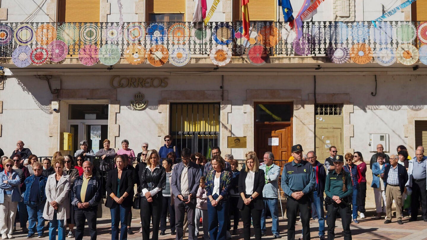 Minuto de silencio por el crimen machista en Cuenca