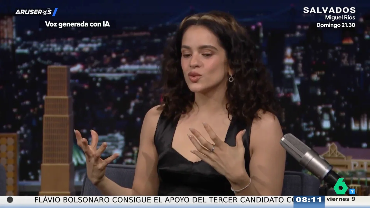 Rosalía confiesa a Jimmy Fallon que se escapa de sus guardaespaldas: "Es la chispa de la vida" Rosalía confiesa a Jimmy Fallon que se escapa de sus guardaespaldas: "Es la chispa de la vida"