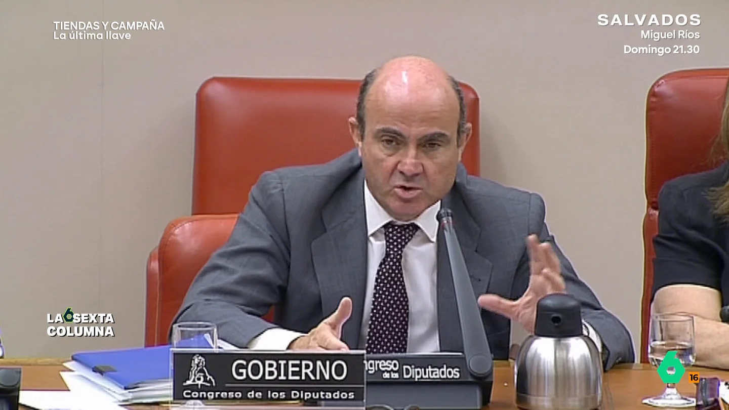 Así pusieron Mariano Rajoy y Luis de Guindos la 'alfombra roja' a los fondos de inversión extranjeros para comprar vivienda en España "Lo que estamos viviendo ahora no es un efecto indeseado de decisiones políticas o económicas, es el efecto deseado. Ahora mismo este modelo está generando muchísimos beneficios para una minoría de actores", afirma Javier Gil, investigador del CSIC.