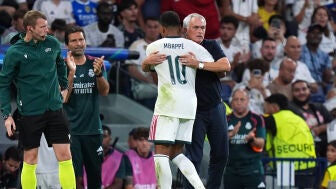 Mourinho abraza a Mbapp&eacute;