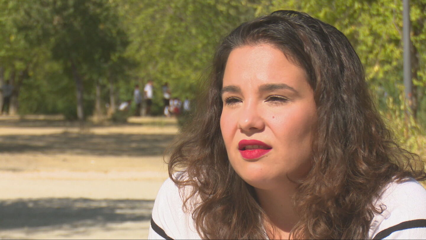 Arantxa, portavoz de la Asociaci&oacute;n de Afectados por la venta de viviendas p&uacute;blicas de la EMV