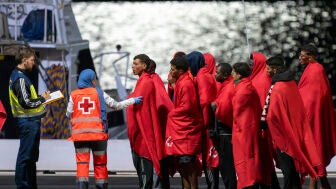 Rescatan a unos 300 migrantes en aguas pr&oacute;ximas a Canarias