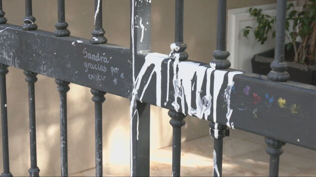 Vandalizan con pintura el altar dedicado a Sandra Pe&ntilde;a a pocos d&iacute;as del aniversario de su muerte