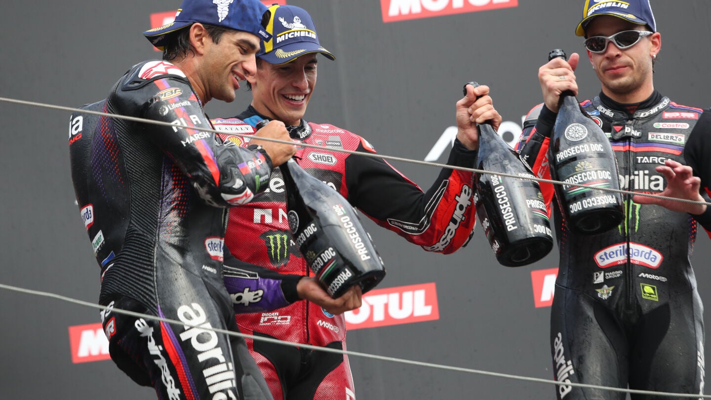 Jorge Mart&iacute;n, Marc M&aacute;rquez y Marco Bezzecchi 