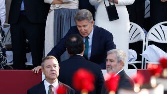 El l&iacute;der del PP, Alberto N&uacute;&ntilde;ez Feij&oacute;o, durante el desfile militar del 12 de Octubre
