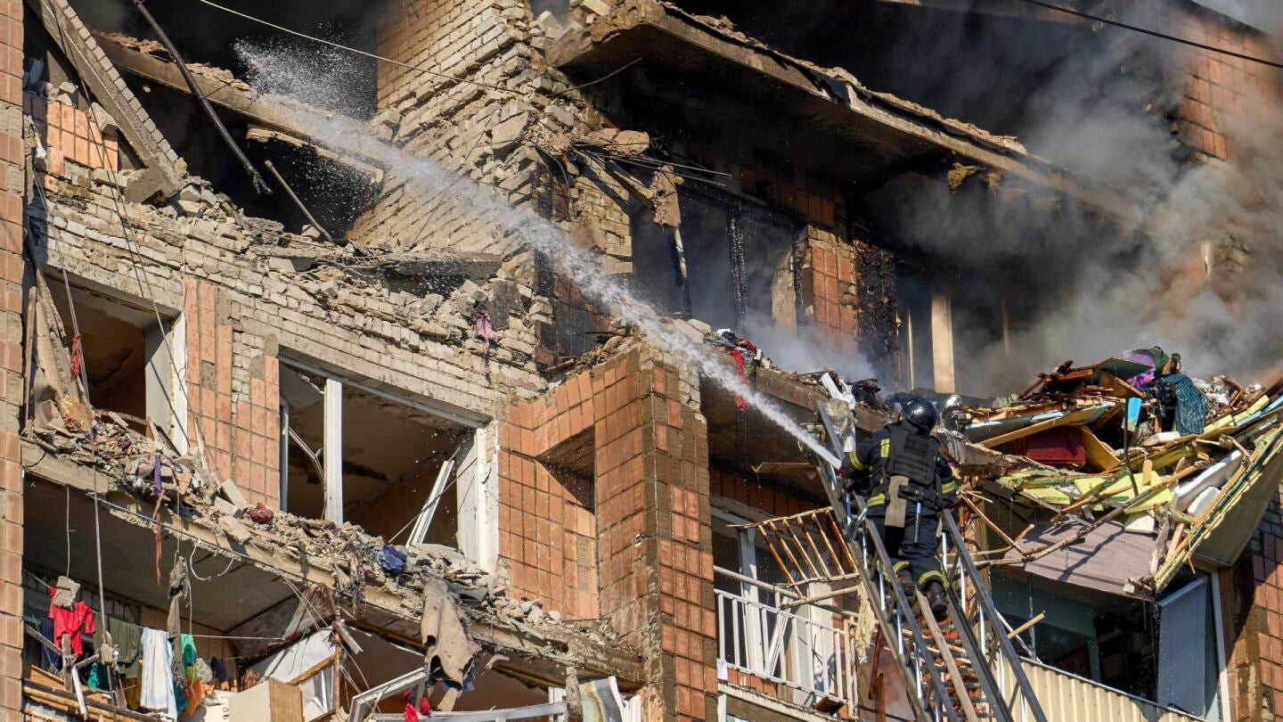 Imagen de un edificio ucraniano atacado por el Kremlin en J&aacute;rkiv