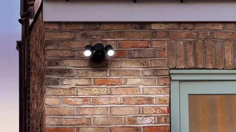 Una de las nuevas cámaras de seguridad Una de las nuevas cámaras de seguridad