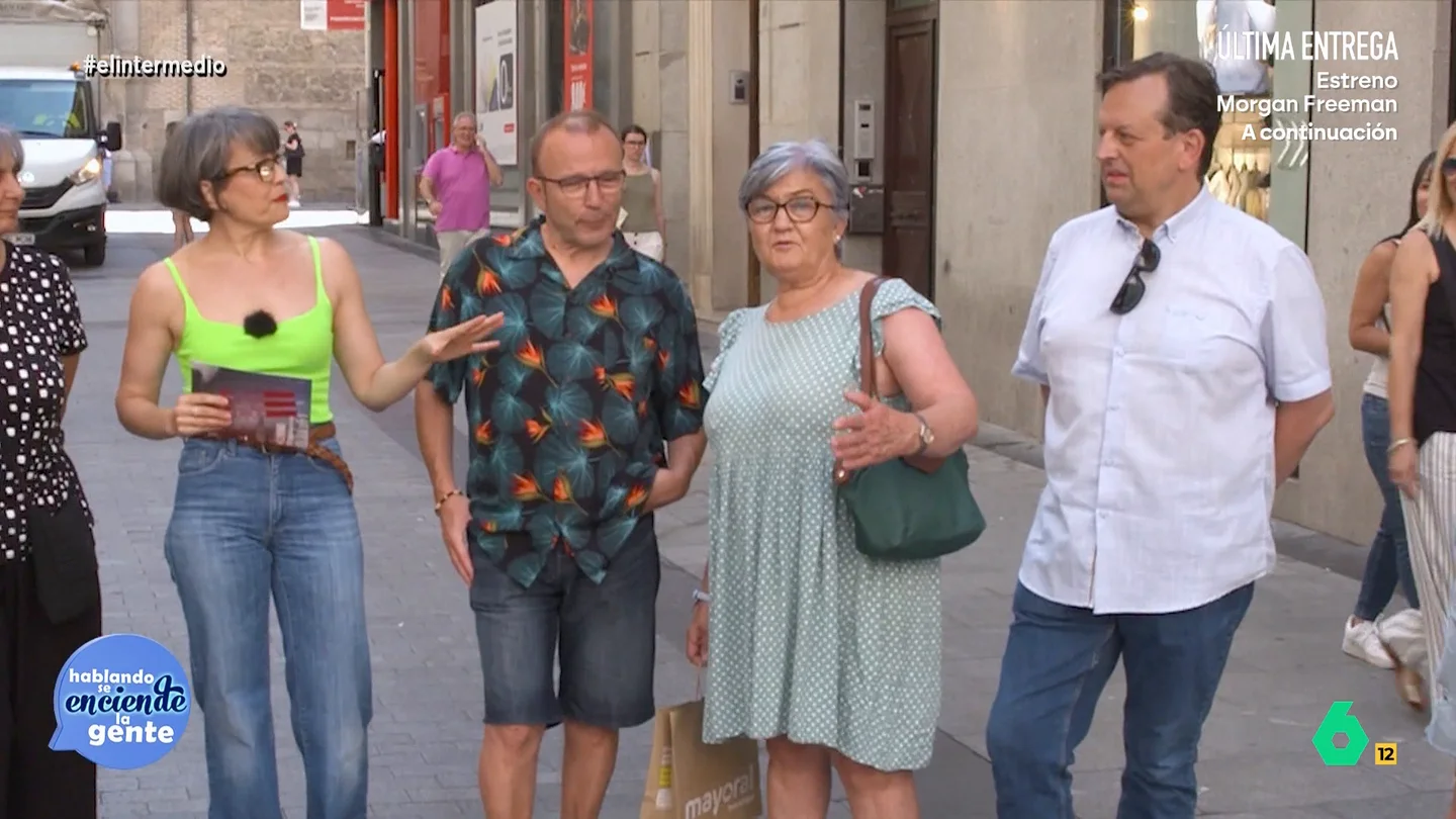 Así defiende una señora a Zapatero: "Los hay muchos peores, que les vayan abriendo las cajas fuertes a todos" Así defiende una señora a Zapatero: "Los hay muchos peores, que les vayan abriendo las cajas fuertes a todos"