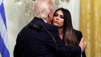 Donald Trump, con la embajadora de Estados Unidos en Grecia, Kimberly Guilfoyle