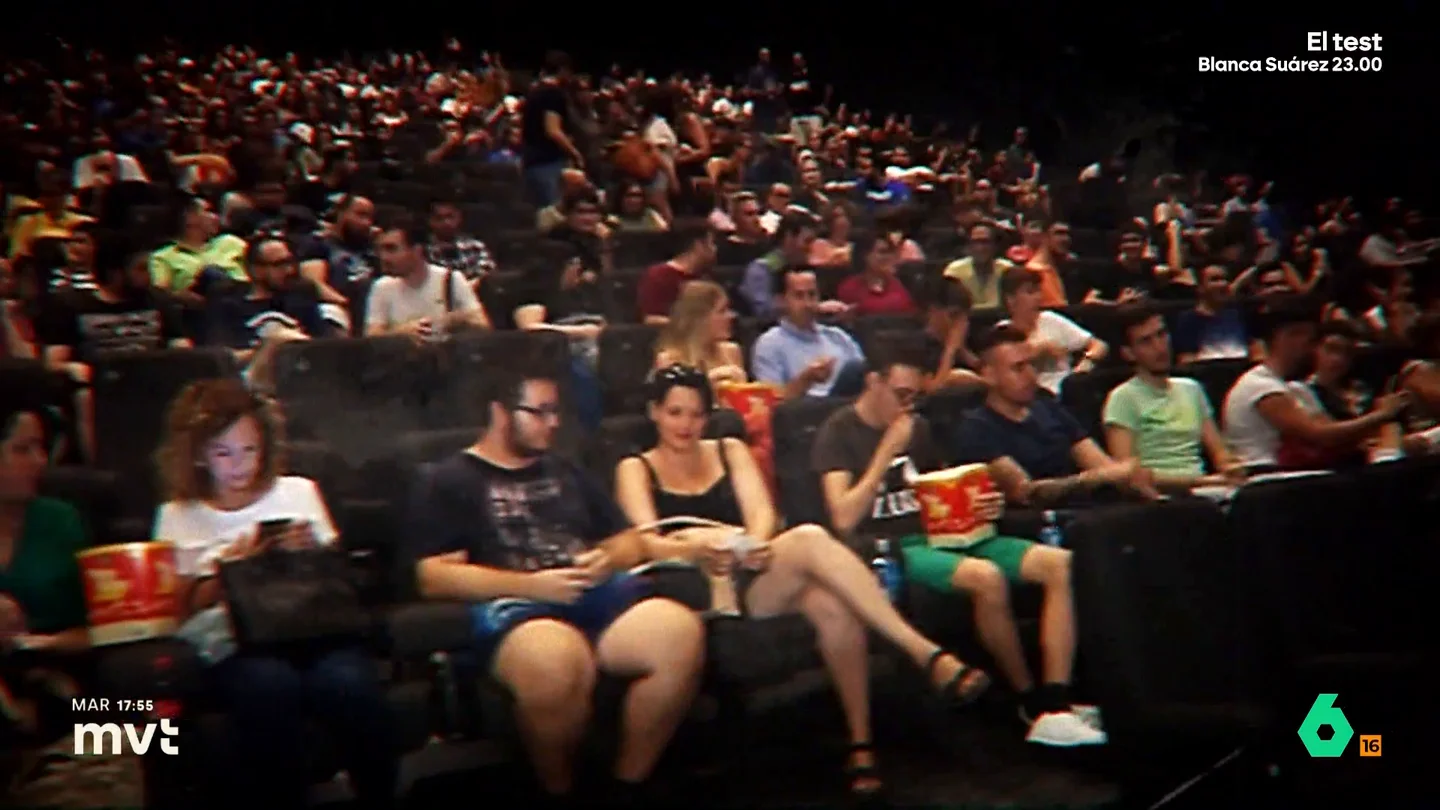 30 espectadores se quedan encerrados en un cine de Málaga casi una hora tras ver una película de terror 30 espectadores se quedan encerrados en un cine de Málaga casi una hora tras ver una película de terror