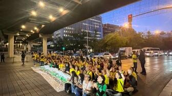 La huelga de la Educaci&oacute;n p&uacute;blica en Madrid arranca con el corte del paseo de la Castellana para pedir mejoras salariales