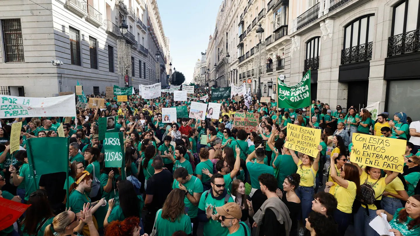 Huelga indefinida en la enseñanza pública no universitaria en la Comunidad de Madrid Huelga indefinida en la enseñanza pública no universitaria en la Comunidad de Madrid