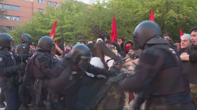 Las im&aacute;genes ponen en duda el relato de la Polic&iacute;a con el que justifican las cargas contra estudiantes en la Complutense