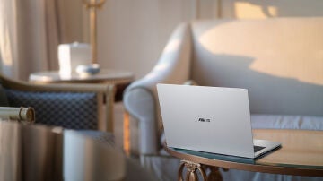 Asus ExpertBook A7