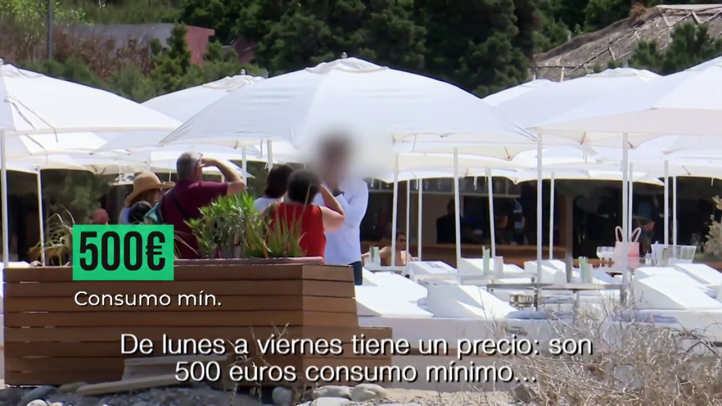 El fraude de un beach club de Ibiza y la hu&iacute;da a la carrera de su encargada: "Obligan a consumir 500 euros"