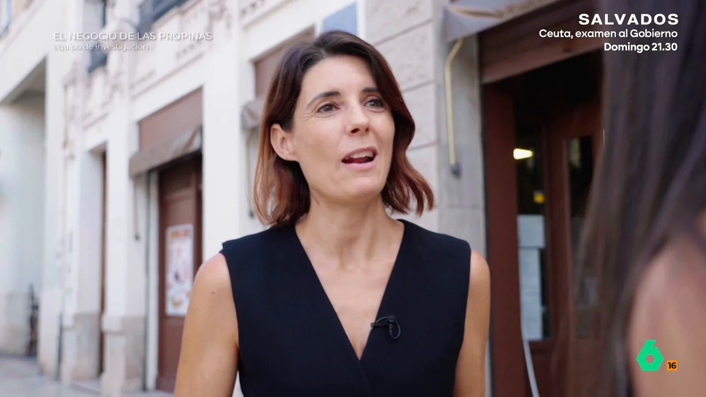 María José Gómez y Verdú, experta en protocolo, sobre las propinas: "No es obligatorio en España ni realmente en ningún país" Equipo de Investigación analiza con la experta María José Gómez y Verdú qué dice el protocolo sobre las propinas. Asegura que Francia es uno de los países que "más claro lo tiene": "No se deja absolutamente propina".