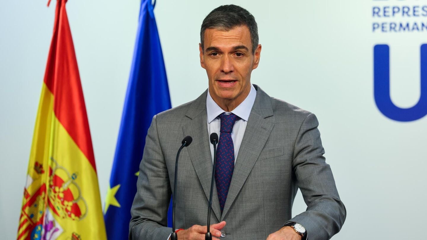 El presidente del Gobierno espa&ntilde;ol, Pedro S&aacute;nchez, interviene durante la rueda de prensa de clausura de la segunda jornada de la Cumbre del Consejo Europeo celebrada en Bruselas, B&eacute;lgica.