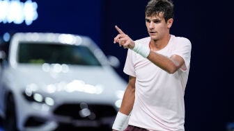 Habr&aacute; final espa&ntilde;ola en Shangh&aacute;i: J&oacute;dar vence a Medvedev y sigue rompiendo barreras