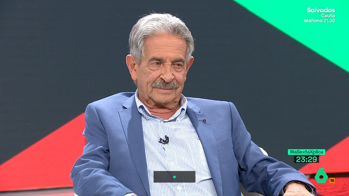 Revilla asegura que el PSOE va a ganar las elecciones pero no gobernará: "Vamos a tener un cambio de ciclo, un Gobierno del PP con Vox" Revilla asegura que el PSOE va a ganar las elecciones pero no gobernará: "Vamos a tener un cambio de ciclo, un Gobierno del PP con Vox"