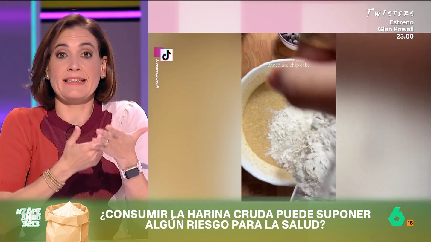 Boticaria García confirma el peligro de comer harina cruda: "Moler el cereal no equivale a eliminar todos los bichos que lleva" Boticaria García analiza en Zapeando los riesgos para la salud de algunos alimentos de nuestro día a día. En este vídeo explica que "quitar el huevo de una masa no te da vía libre para rebañar, hay que cocinar".