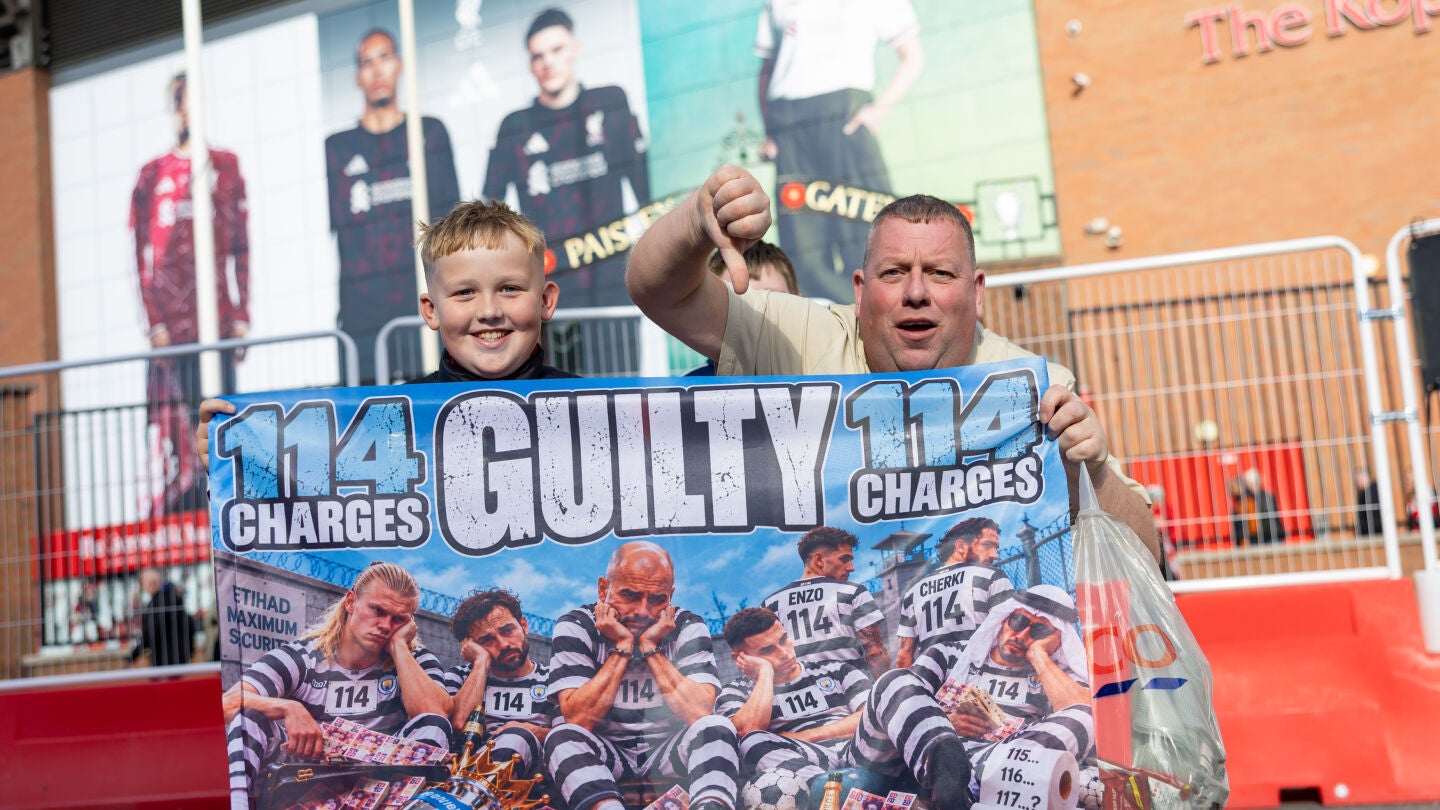 Aficionados del Liverpool cargan contra el City tras ser condenado