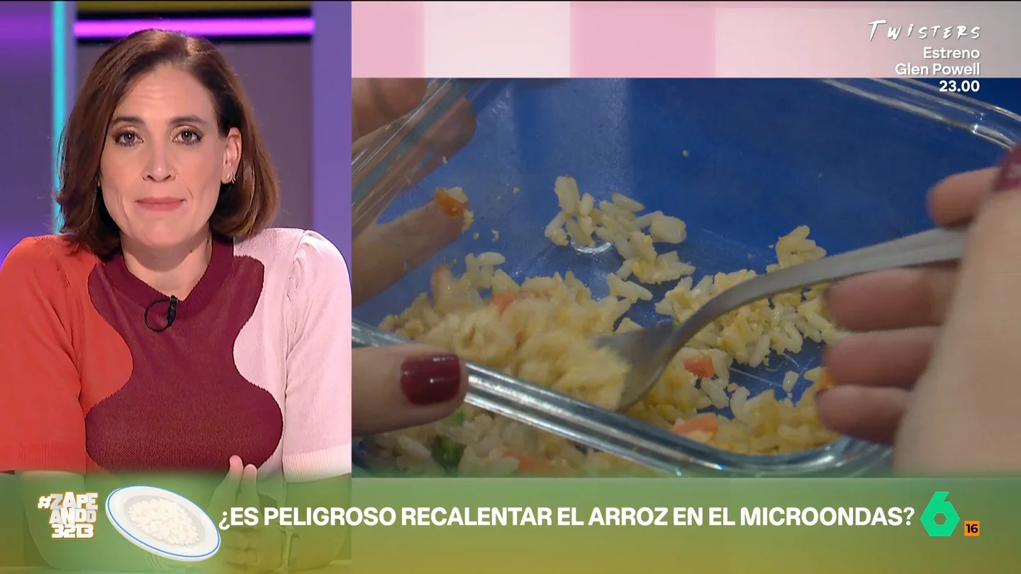 Boticaria García aclara el mito sobre el peligro del arroz recalentado: "Lo preocupante son las horas que ha pasado templado" Boticaria García analiza el mito de que el arroz recalentado es tóxico y explica que lo realmente peligroso es el tiempo que pasa templado antes de guardarse en la nevera. En este vídeo, desvela consejos para conservarlo correctamente.