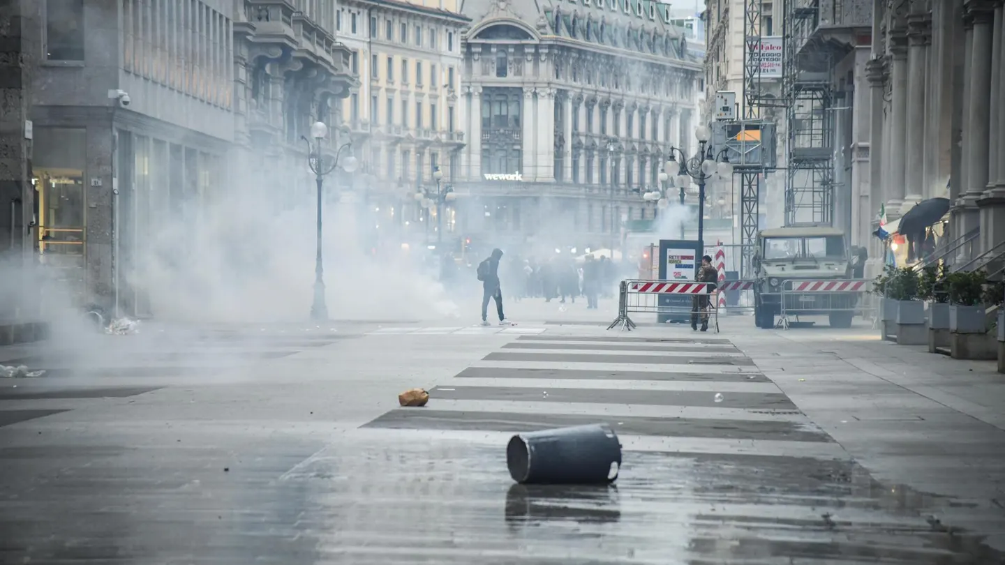Una calle vacía en Milán tras los disturbios Una calle vacía en Milán tras los disturbios