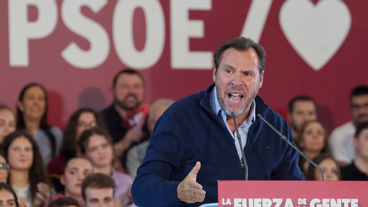 El secretario general del PSOE de Valladolid y ministro de Transportes y Movilidad Sostenible, Óscar Puente, participa en un acto de precampaña electoral este lunes en Valladolid. El secretario general del PSOE de Valladolid y ministro de Transportes y Movilidad Sostenible, Óscar Puente, participa en un acto de precampaña electoral este lunes en Valladolid.