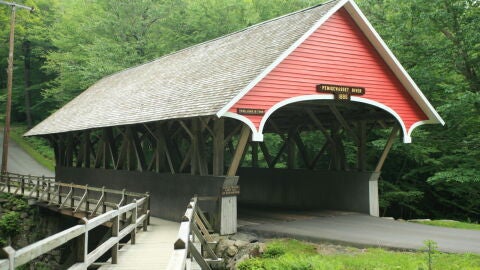 Flume Covered Bridge o Puente de los besos, en New Hampshire