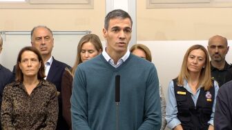 El presidente del Gobierno, Pedro S&aacute;nchez, durante su comparecencia en Oliva tras la DANA Adam
