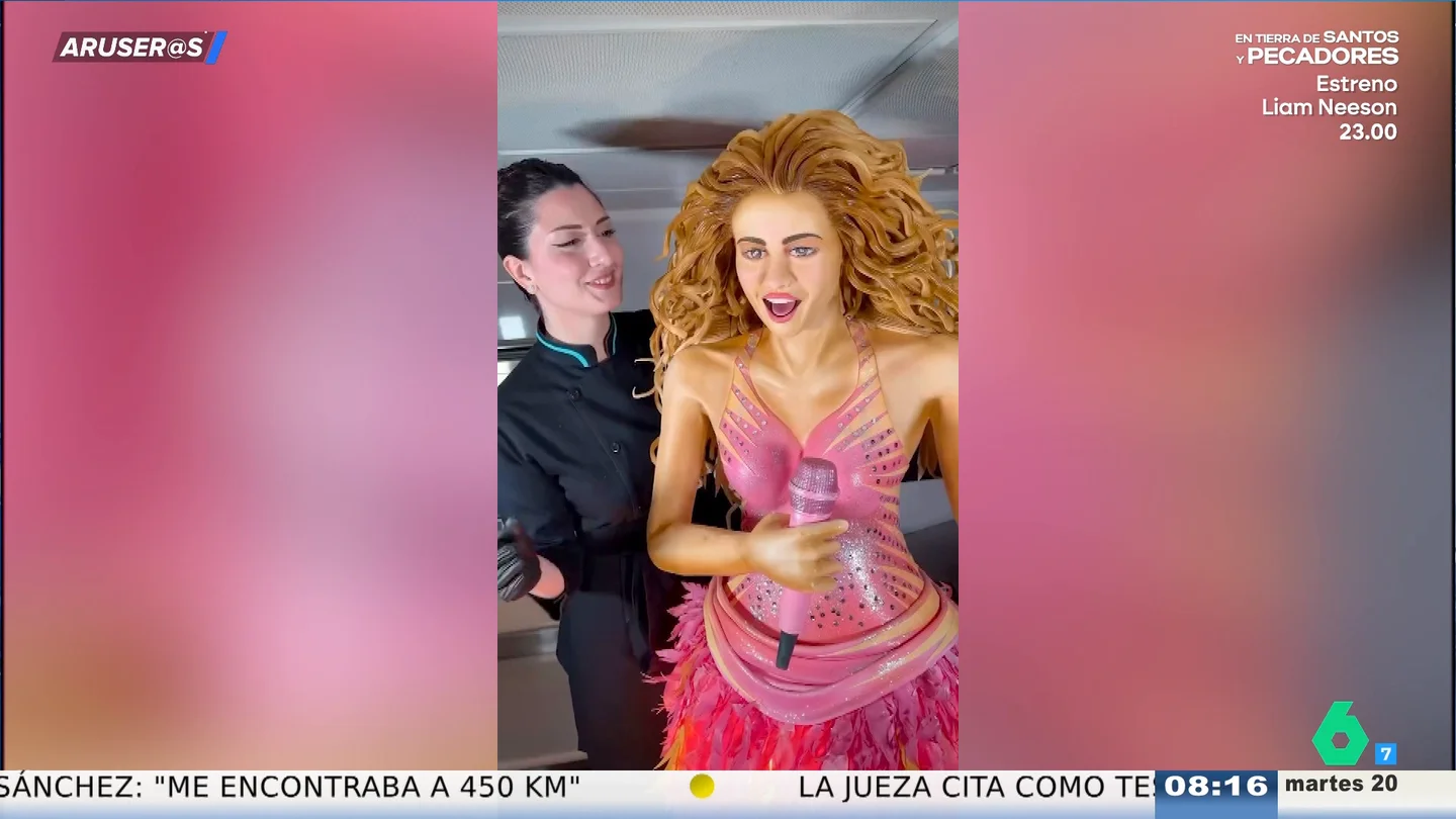 Alfonso Arús alucina con la tarta de Shakira viral que se ha hecho una chef repostera: "Le ha quedado regulín" Alfonso Arús alucina con la tarta de Shakira viral que se ha hecho una chef repostera: "Le ha quedado regulín"