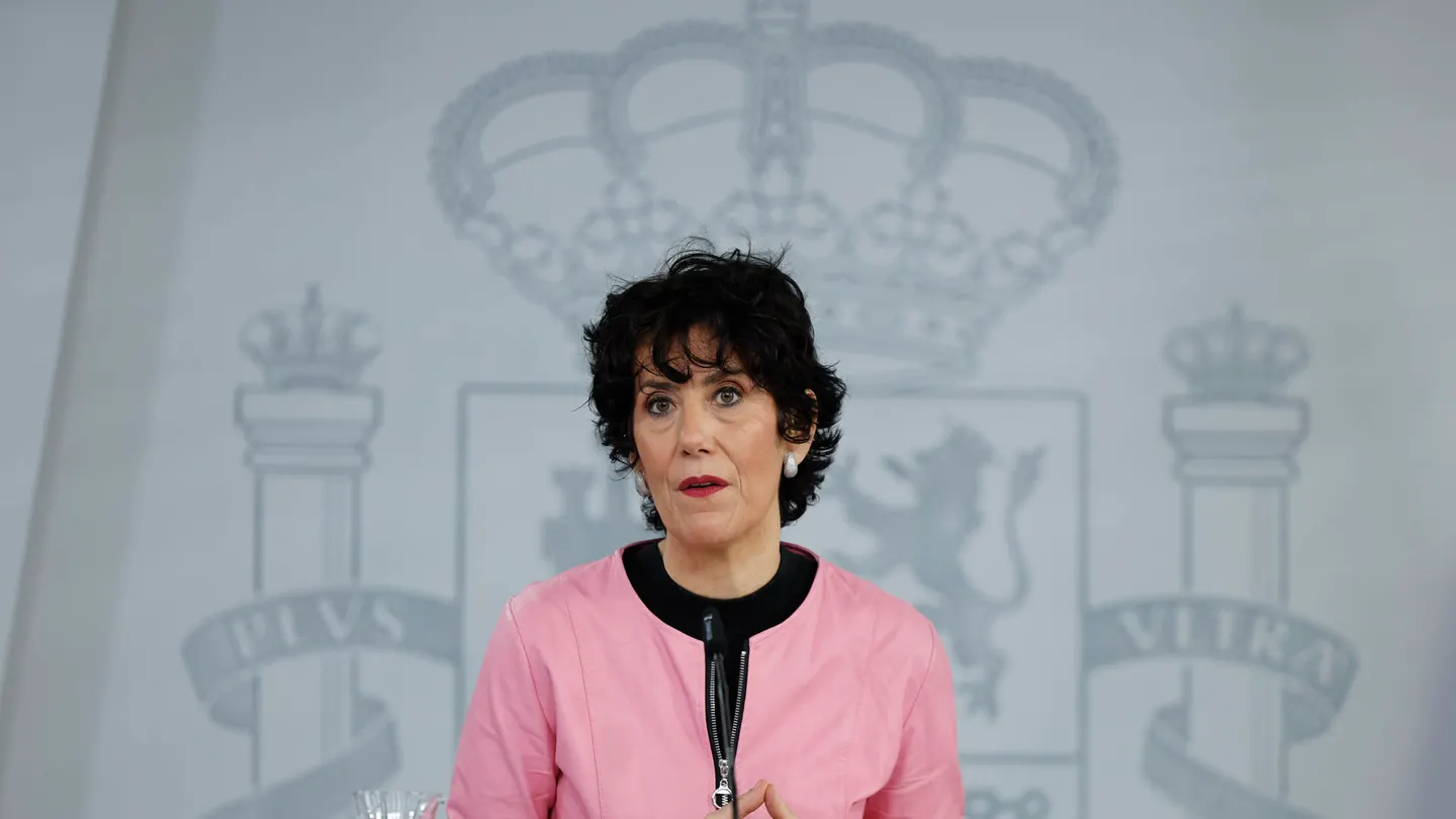 La ministra de Seguridad Social y Migraciones, y portavoz del Gobierno, Elma Saiz, durante la rueda de prensa posterior al Consejo de Ministros La ministra de Seguridad Social y Migraciones, y portavoz del Gobierno, Elma Saiz, durante la rueda de prensa posterior al Consejo de Ministros
