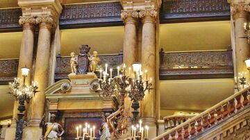 Interior de la &Oacute;pera Garnier, en Par&iacute;s