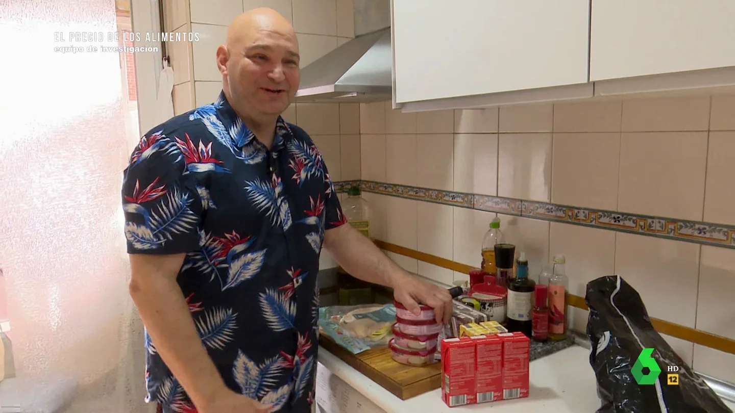 "Ahora compro en ocho sitios distintos": los malabares de un padre de familia numerosa para hacer la compra "Ahora compro en ocho sitios distintos": los malabares de un padre de familia numerosa para hacer la compra