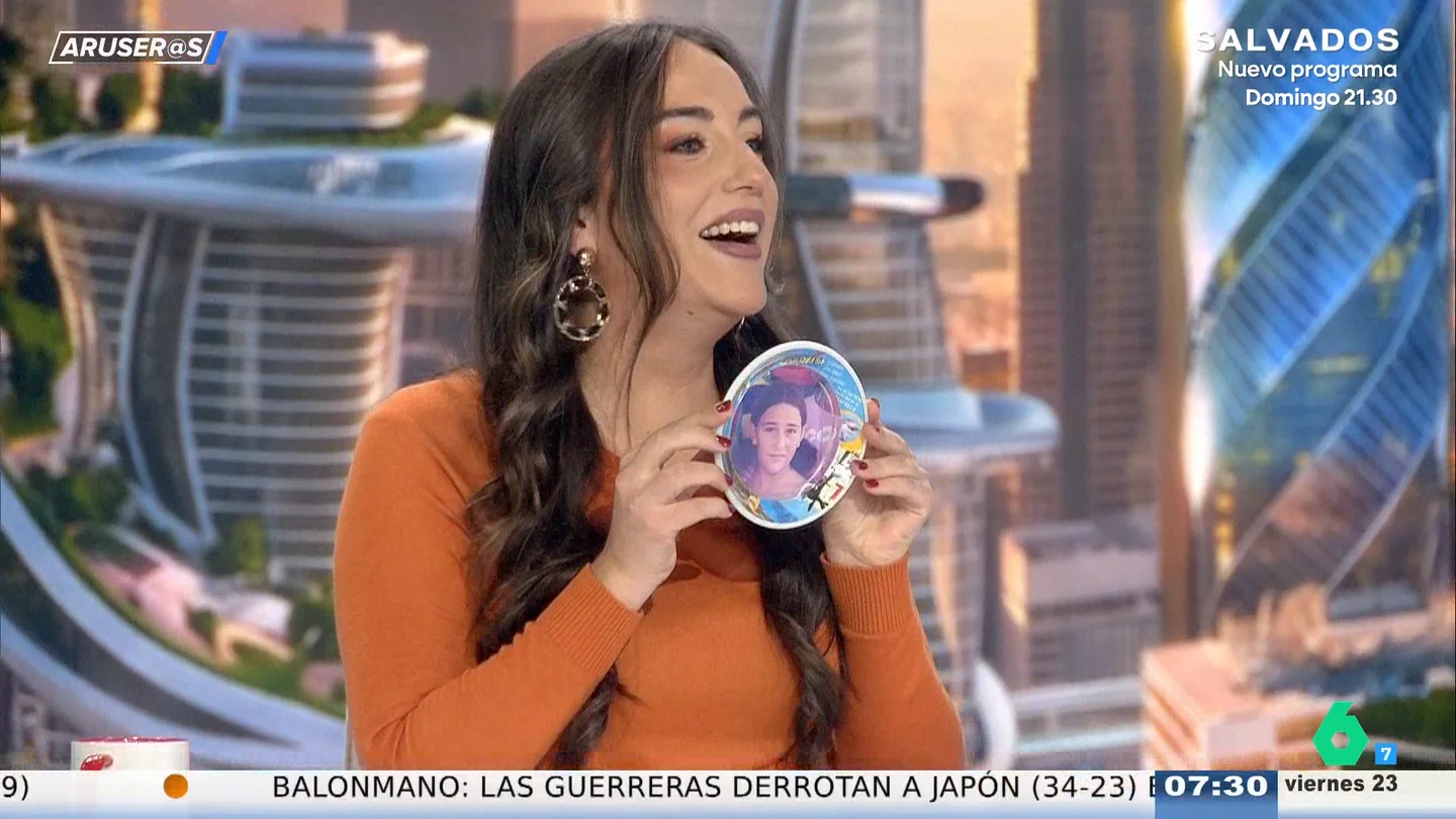 Elena Godessart rescata el "suvenir más terrorífico de la historia": "Leva 20 años en un cajón, lo he sacado hoy" Elena Godessart rescata el "suvenir más terrorífico de la historia": "Leva 20 años en un cajón, lo he sacado hoy"