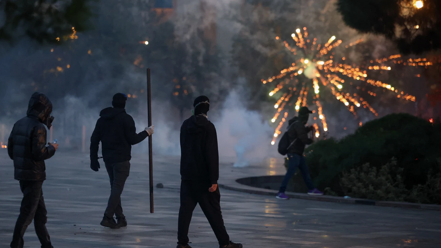 Estudiantes albaneses en las protesta en Tirana. Estudiantes albaneses en las protesta en Tirana.