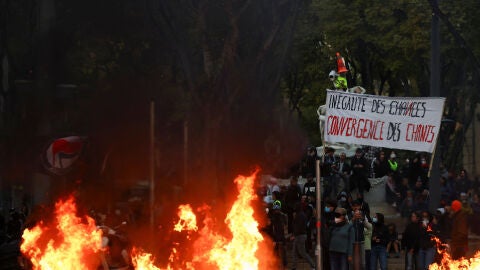 Francia vuelve a las calles contra el Gobierno de Macron: gases lacrim&oacute;genos, enfrentamientos y 1.000 detenidos