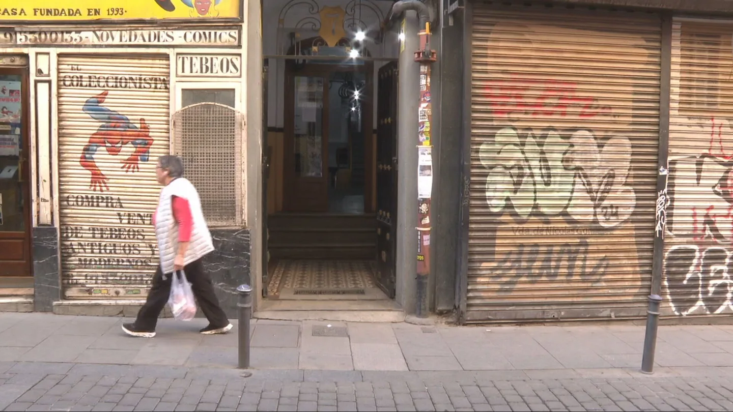 Varapalo emocional a los vecinos de Tribulete 7 (Madrid): la jueza archiva su causa al no encontrar motivos suficientes para imputar al fondo por un delito de acoso Varapalo emocional a los vecinos de Tribulete 7 (Madrid): la jueza archiva su causa al no encontrar motivos suficientes para imputar al fondo por un delito de acoso
