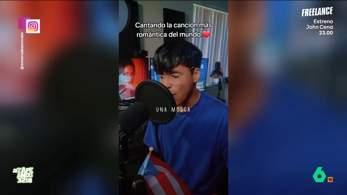 "Quisiera ser una mosca para pararme en tu piel y relamerla": así suena la 'canción más romántica del mundo' Un joven se ha hecho viral por una canción romántica en la que, a pesar de su gran voz, quizá no ha escogido la mejor metáfora. Un tema sin final feliz que desvela Cristina Pedroche en este vídeo.