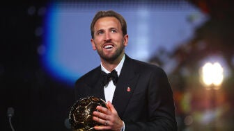 Harry Kane gana su primer Bal&oacute;n de Oro