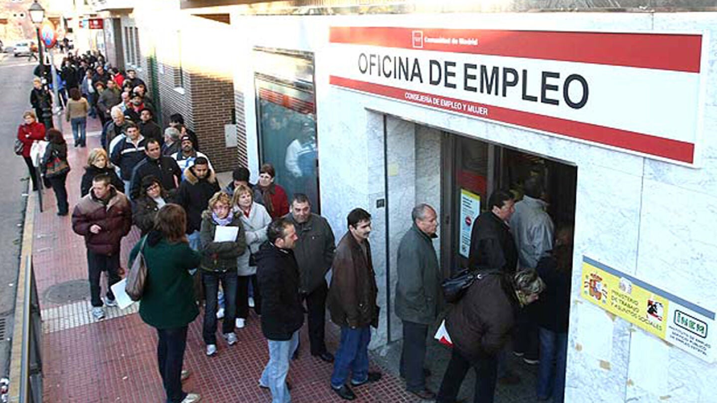 Cola en una oficina del Inem