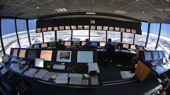 Torre de control a&eacute;reo