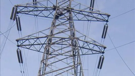 Las eléctricas informarán a Hacienda de los consumos de luz de los contribuyentes desde febrero Las eléctricas informarán a Hacienda de los consumos de luz de los contribuyentes desde febrero
