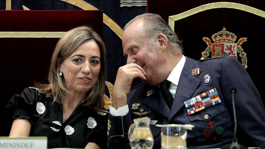 El Rey junto a Carme Chacón El Rey junto a Carme Chacón