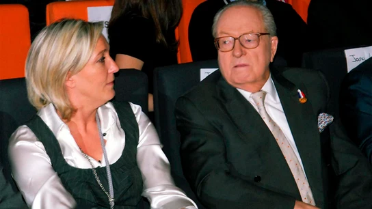 Marine Le Pen, junto a su padre Marine Le Pen, junto a su padre
